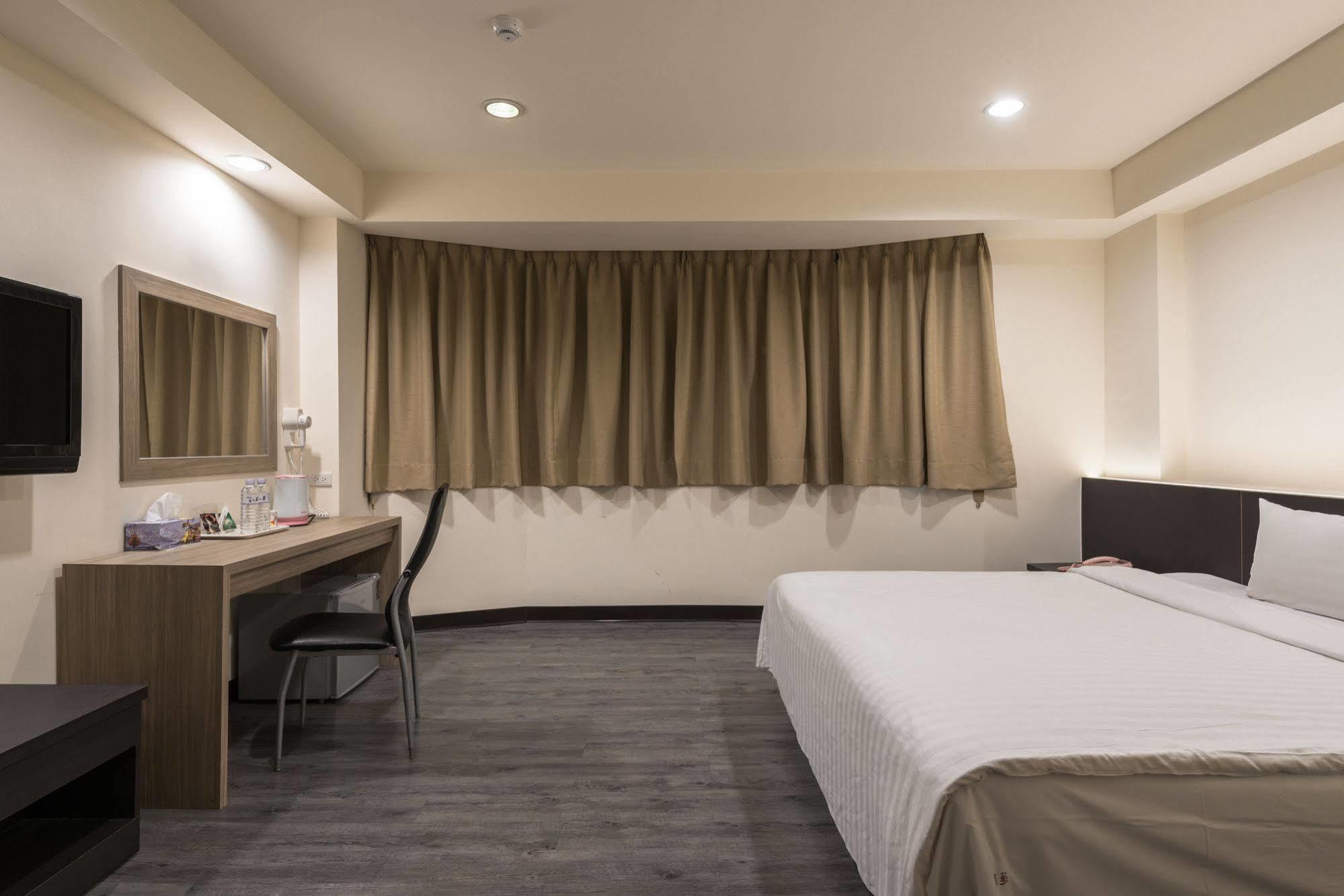 Lotus Yuan Business Hotel Zhongli Exterior photo